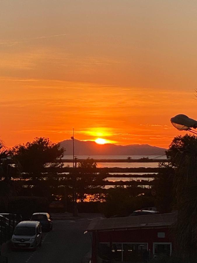 A Quelques Pas De La Mer La Capte Hyères Dış mekan fotoğraf